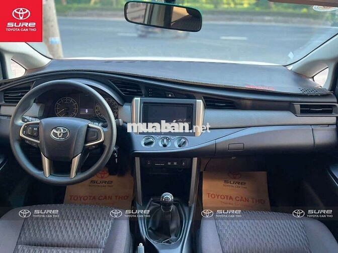 Toyota Innova E 2022 Trắng Số sàn 5 cấp