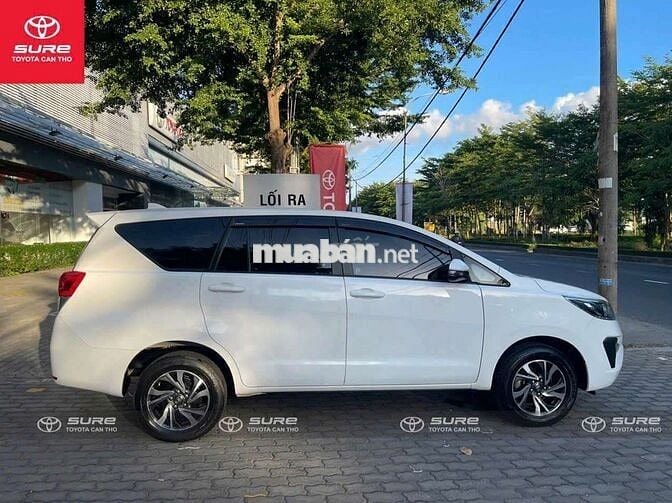 Toyota Innova E 2022 Trắng Số sàn 5 cấp