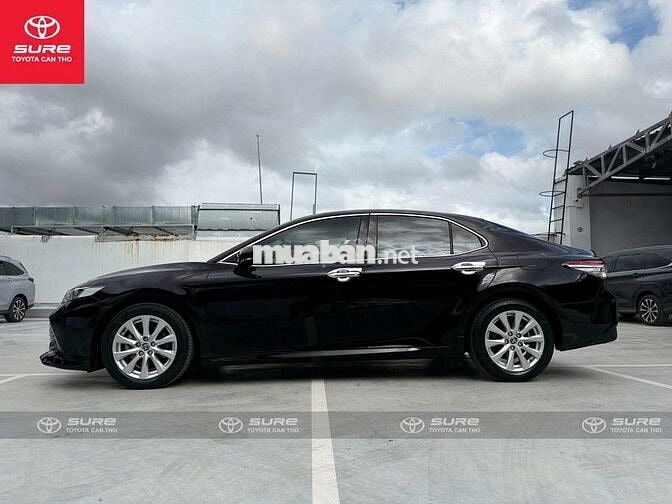 Toyota Camry 2.0G 2021 Đen CHÍNH HÃNG