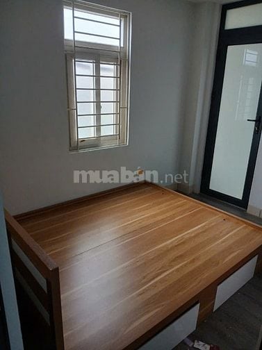 Cho thuê căn hộ tầng 5, có thang máy, ngõ Mai Hương, phố Bạch Mai