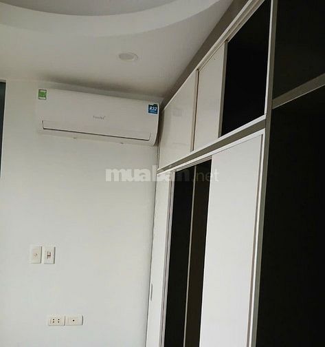 Cho thuê căn hộ tầng 5, có thang máy, ngõ Mai Hương, phố Bạch Mai
