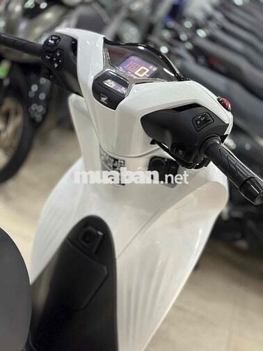 SH125/2025/Odd 3000KM.BSTP.Chích chủ.Trắng Sport