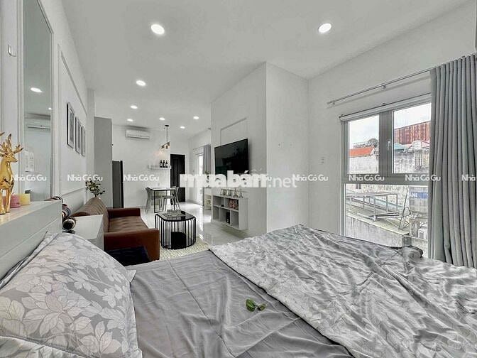 STUDIO BAN CÔNG - FULL NỘI THẤT ĐẸP - NGAY ETOWN CỘNG HOÀ
