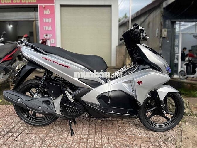 Honda AirBlade 2017 125Fi Xám đen