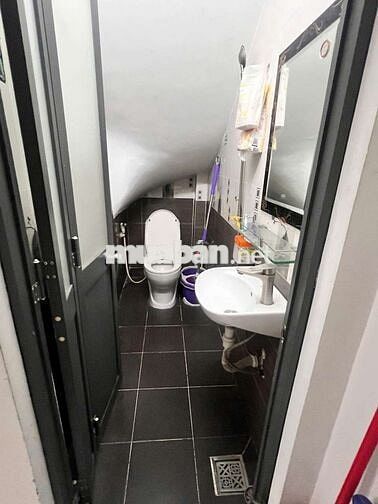 Cho thuê nhà nguyên căn HXH 3PN, 3WC Tân Sơn Nhì 9,5tr