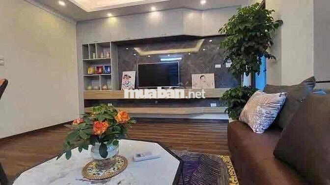 CHO THUÊ NHÀ MỚI NGUYÊN CĂN LÔ GÓC THẠCH BÀN-Ô TÔ VÀO NHÀ NỘI THẤT CB