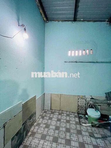 Nhà cấp 4 có lững DT 70m2 gồm 2PN tại đường 17 Linh Trung gần Metro