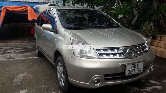 Nissan Livina Vàng cát 110.000 km