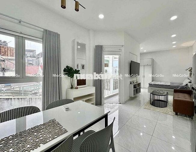 STUDIO BAN CÔNG - FULL NỘI THẤT ĐẸP - NGAY ETOWN CỘNG HOÀ
