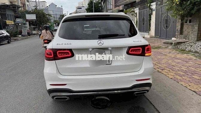 Mercedes GLC300 2020 Trắng 69000km