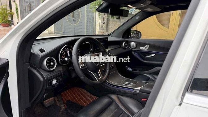 Mercedes GLC300 2020 Trắng 69000km