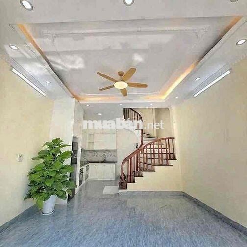 CHO THUÊ NHÀ MỚI NGUYÊN CĂN LÔ GÓC THẠCH BÀN-Ô TÔ VÀO NHÀ NỘI THẤT CB