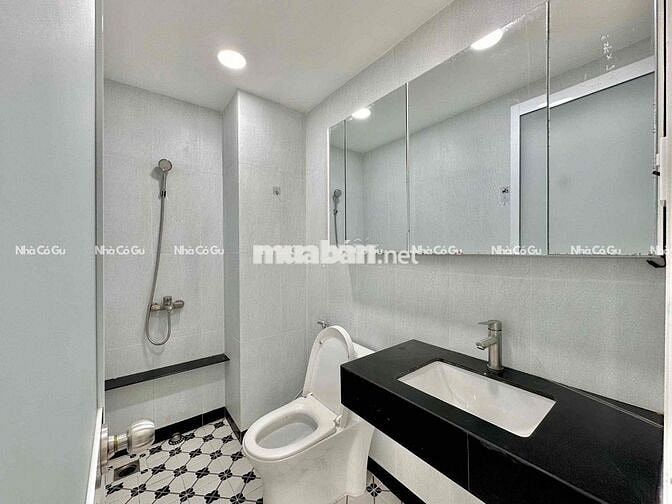 STUDIO BAN CÔNG - FULL NỘI THẤT ĐẸP - NGAY ETOWN CỘNG HOÀ