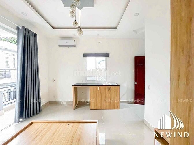 phòng ban công mới xây gần KCX, PMH, CRESCENT MALL