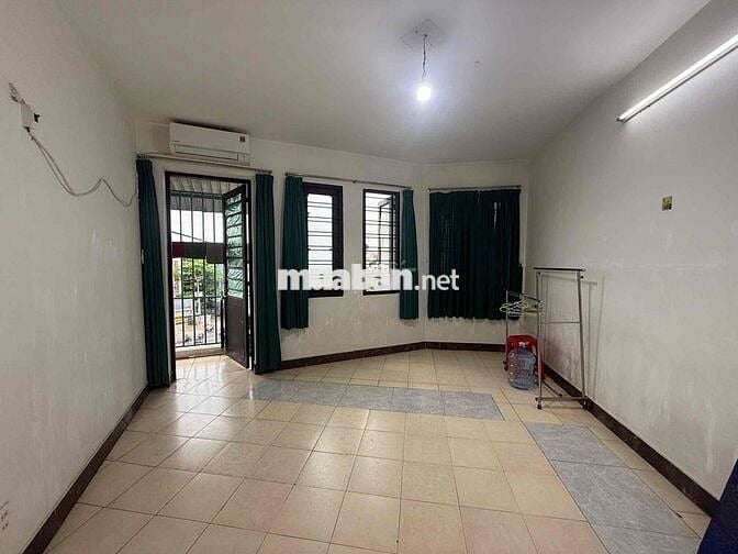 Cho thuê phòng trọ Dương Quảng Hàm ban công view đường ngay Cc K26