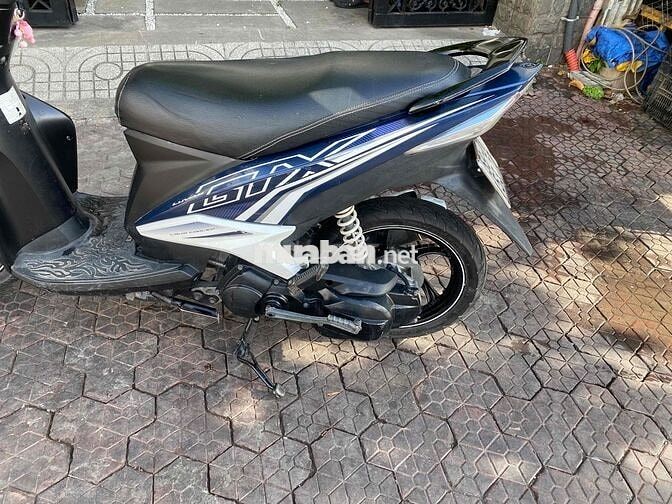 Yamaha luvias Fi trắng xanh