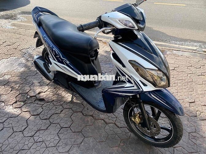 Yamaha luvias Fi trắng xanh