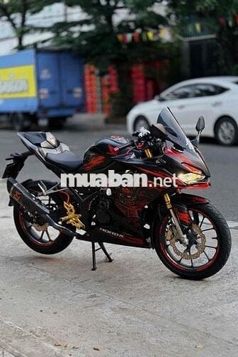 Honda CBR150R Đen, Đỏ Xe côn tay