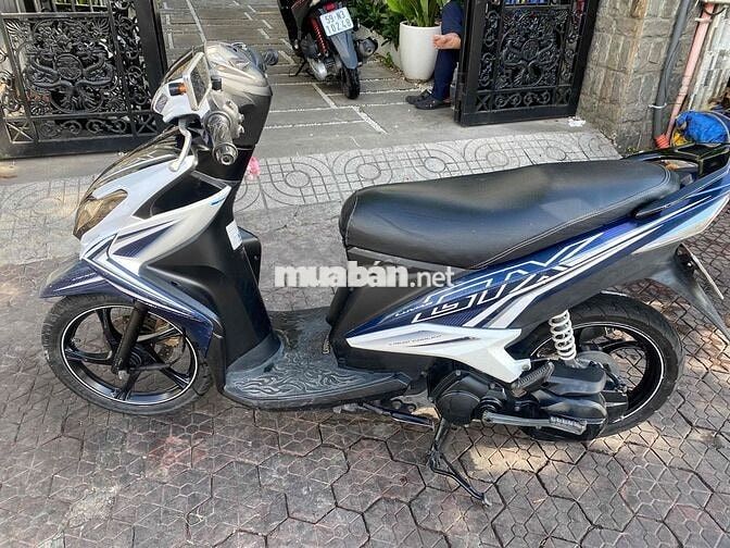 Yamaha luvias Fi trắng xanh