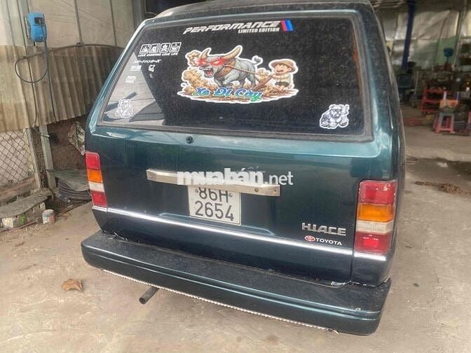 Toyota Hiace Xanh
