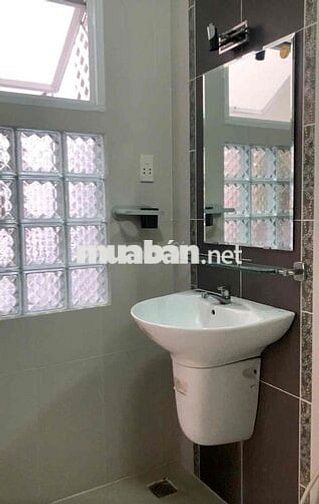 Cho thuê phòng có ban công. Đường Nhiêu Tứ.P7. Q. Phú Nhuận