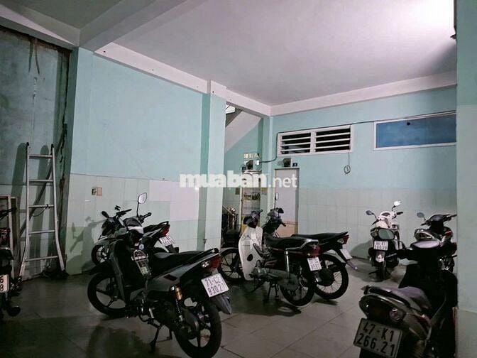 Cần Bán cực gấp Mặt phố Vip Bùi Văn Ba, Quận 7-180m2, mt 10m