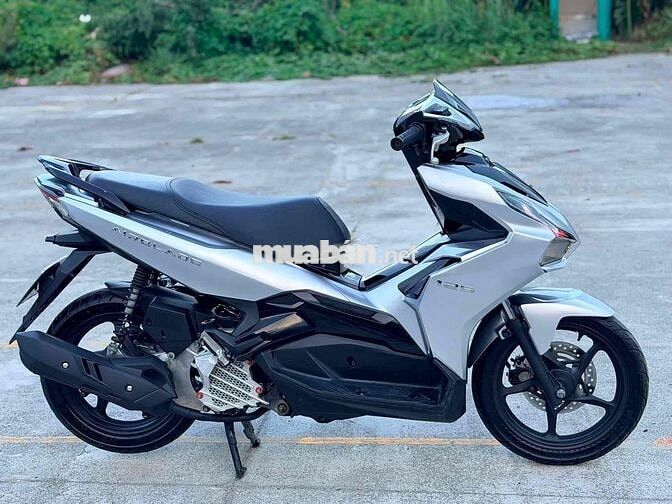 Honda Air Blade 2021 Bạc phocher ,đèn audi đẹp mới