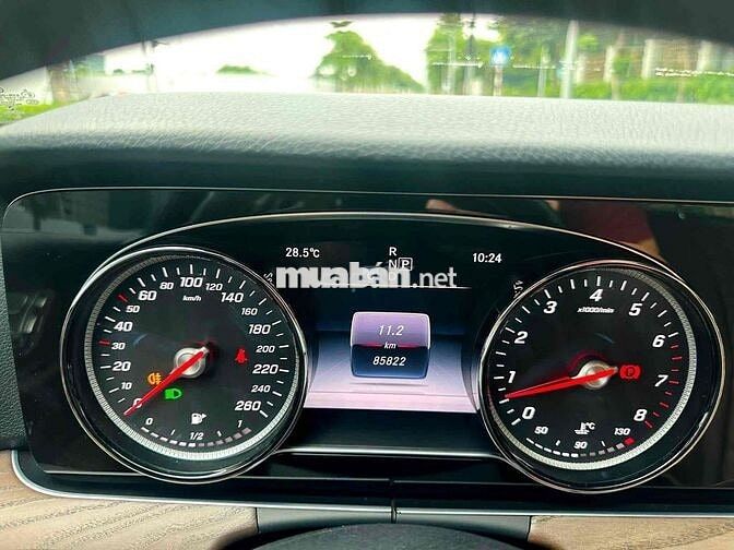 Mercedes-Benz E200 2018 màu Đen siêu đẹp, cực chât