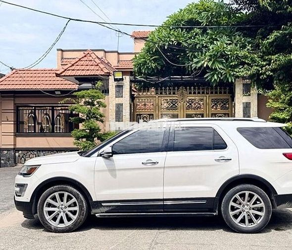 FORD EXPLORER 2017 XE NHẬP NHIỀU OPTION