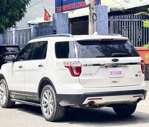 FORD EXPLORER 2017 XE NHẬP NHIỀU OPTION