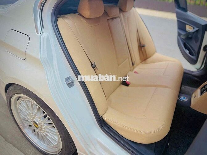 BMW 320i 2018 Trắng 50000 miles