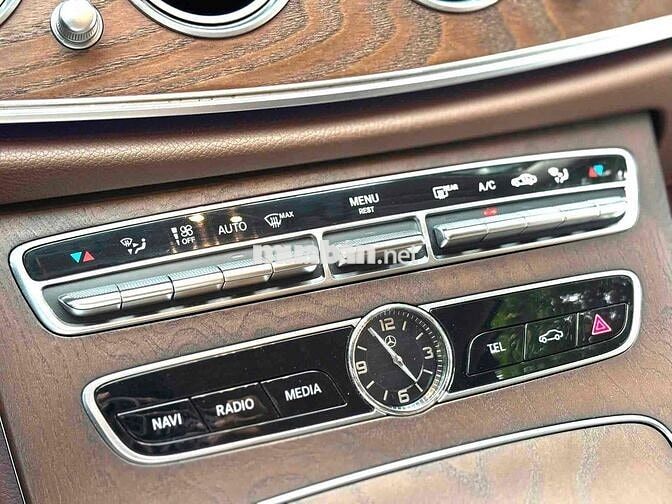 Mercedes-Benz E200 2018 màu Đen siêu đẹp, cực chât