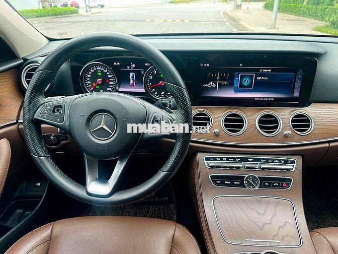 Mercedes-Benz E200 2018 màu Đen siêu đẹp, cực chât