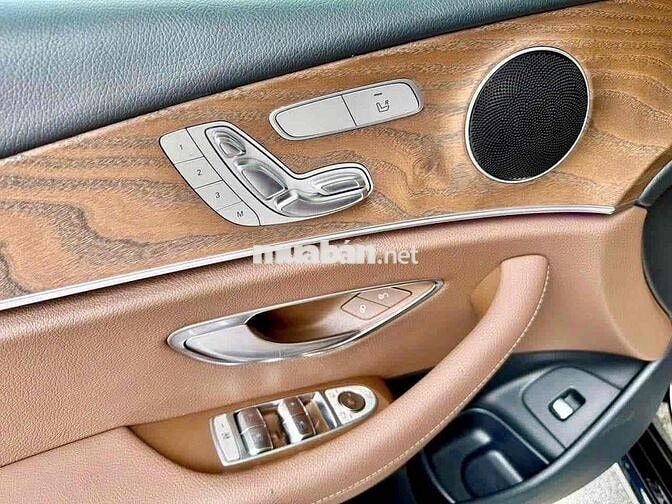 Mercedes-Benz E200 2018 màu Đen siêu đẹp, cực chât