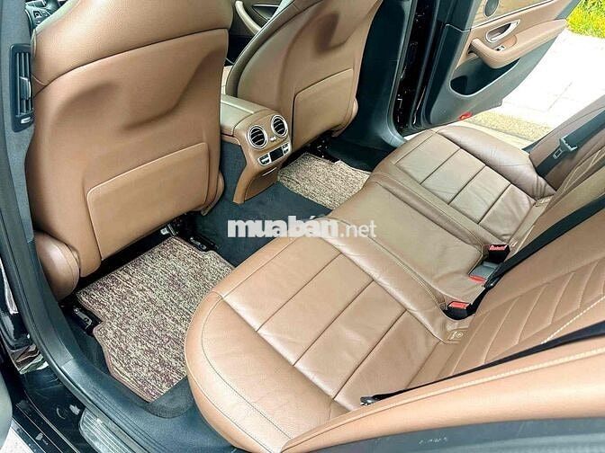 Mercedes-Benz E200 2018 màu Đen siêu đẹp, cực chât