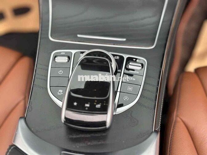 Mercedes-Benz GLC 300 4matic 2018 Đen zin 6.4 vạn