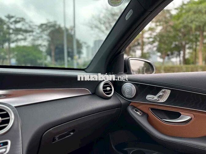 Mercedes-Benz GLC 300 4matic 2018 Đen zin 6.4 vạn