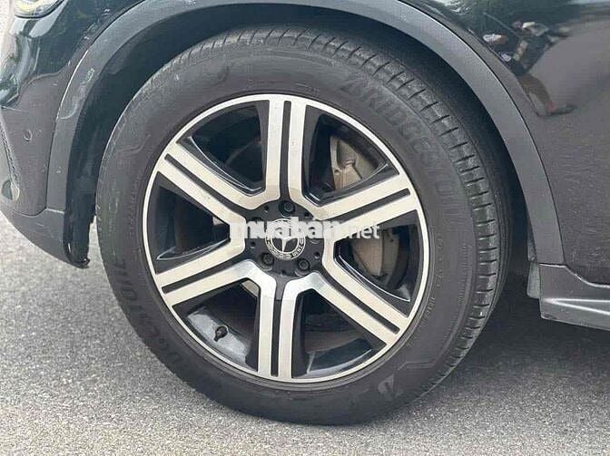 Mercedes-Benz GLC 200 4Matic 2020 Đen đẹp quá
