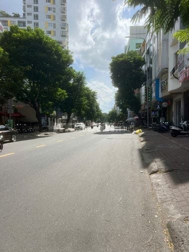 BÁN GẤP NHÀ 2 MẶT TIỀN TRƯỚC SAU CAO THẮNG, QUẬN 10