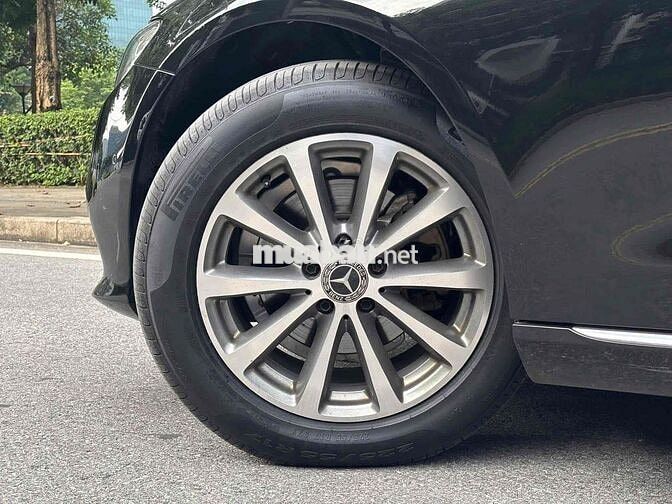 Mercedes-Benz E200 2018 màu Đen siêu đẹp, cực chât