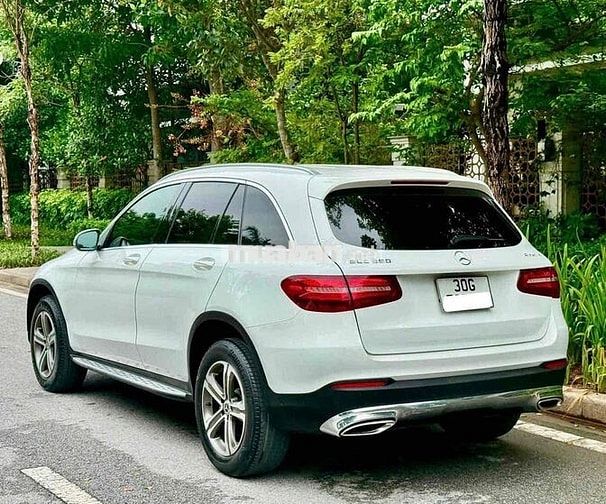 Mercedes-Benz GLC 250 4matic2017 màu trắng biển HN