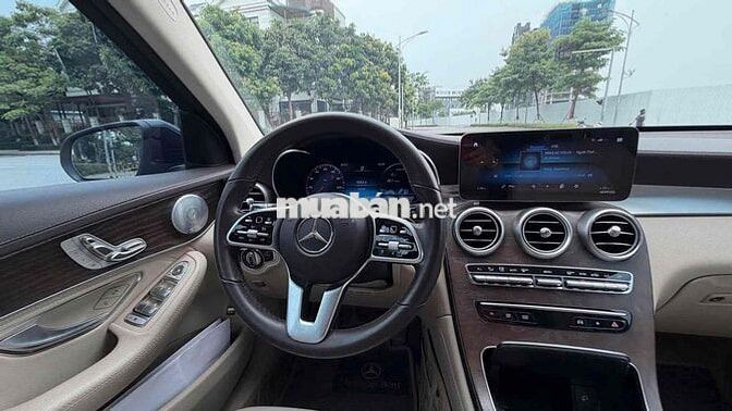 Mercedes-Benz GLC 200 4Matic 2020 Đen đẹp quá