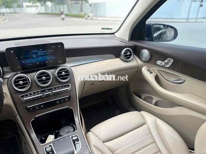 Mercedes-Benz GLC 200 4Matic 2020 Đen đẹp quá