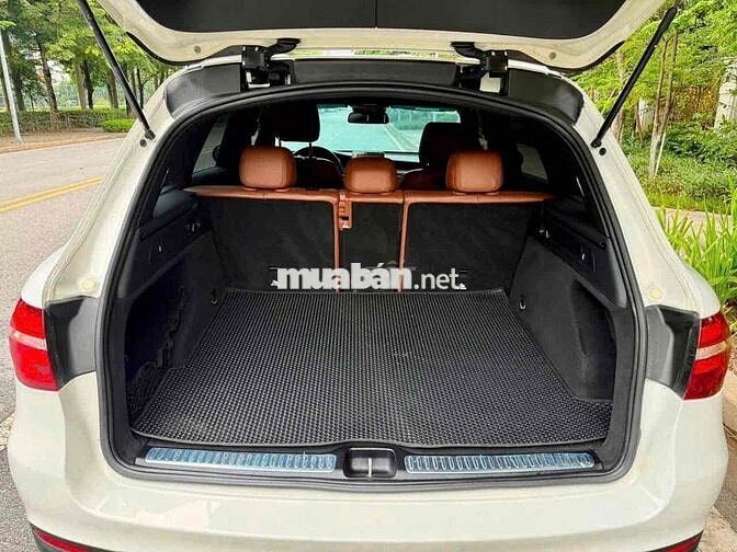 Mercedes-Benz GLC 250 4matic2017 màu trắng biển HN