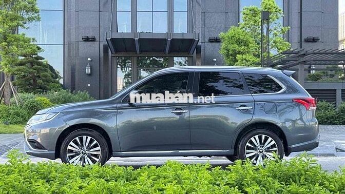 Mitsubishi Outlander CVT 2023 xe 7 chỗ cực chất