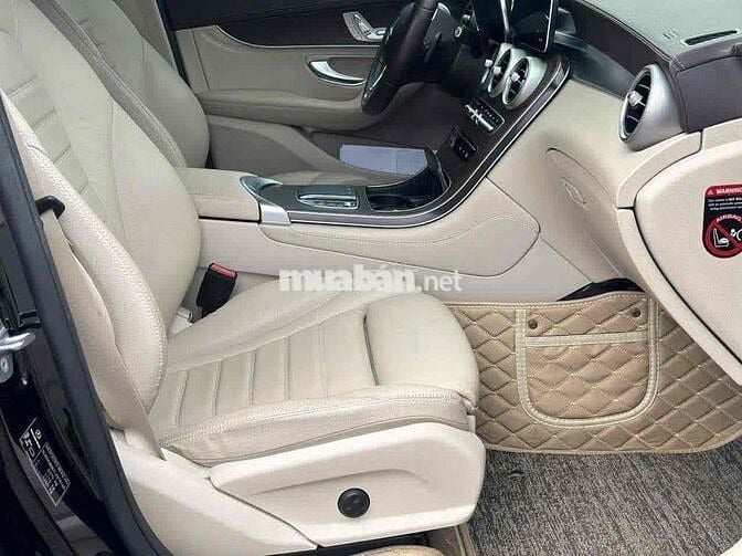 Mercedes-Benz GLC 200 4Matic 2020 Đen đẹp quá