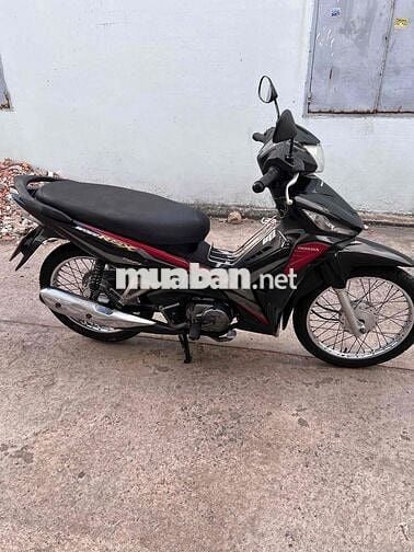 Cần bán 1 chiếc Honda Wave RSX Fi Đen