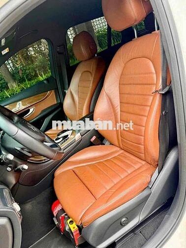 Mercedes-Benz GLC 250 4matic2017 màu trắng biển HN