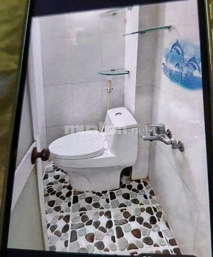 Cho thuê nhà gần mặt tiền đường Nguyễn Sỹ Sách, Tân Bình, trệt, 2 lầu