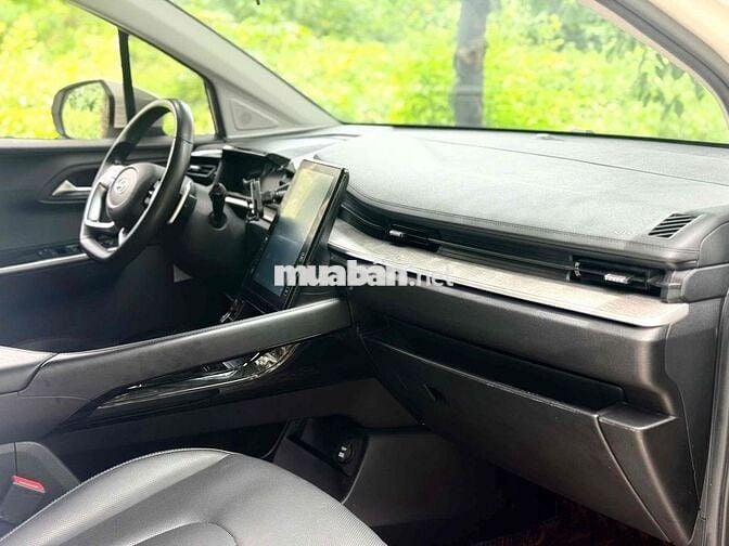 Hyundai Custin 2.0T cao cấp 2023